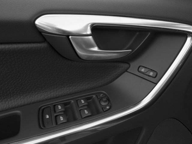 2016 Volvo XC60 T5 Drive-E