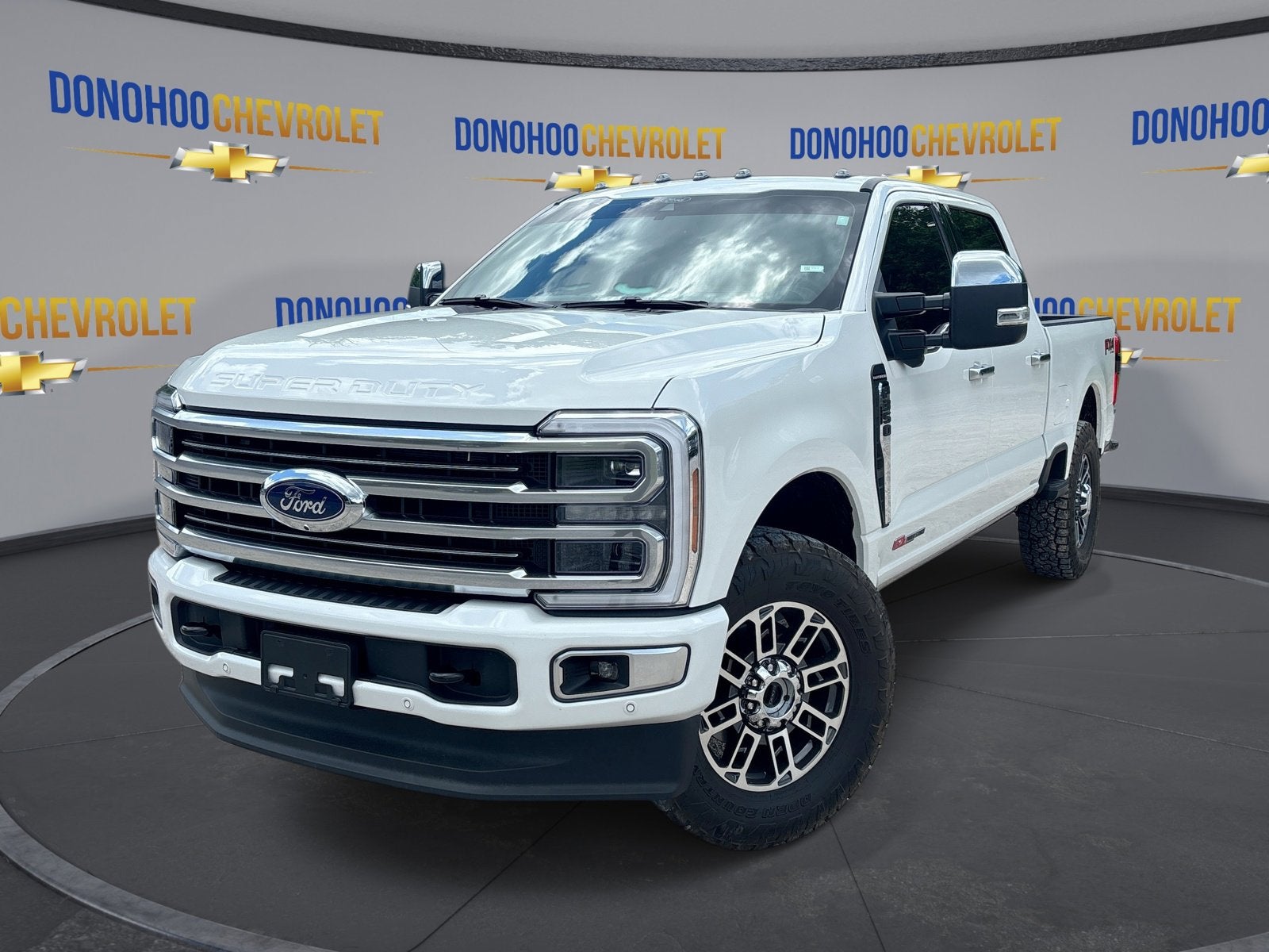 2026 Ford F-350 Platinum 4x4 Crew Cab 6-3/4' Box SRW's photo