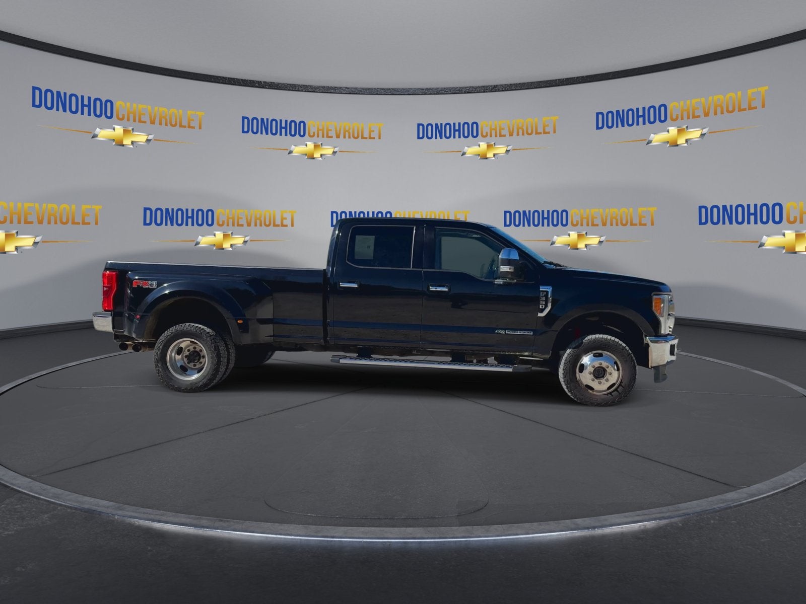 2017 Ford Super Duty F-350 DRW Lariat