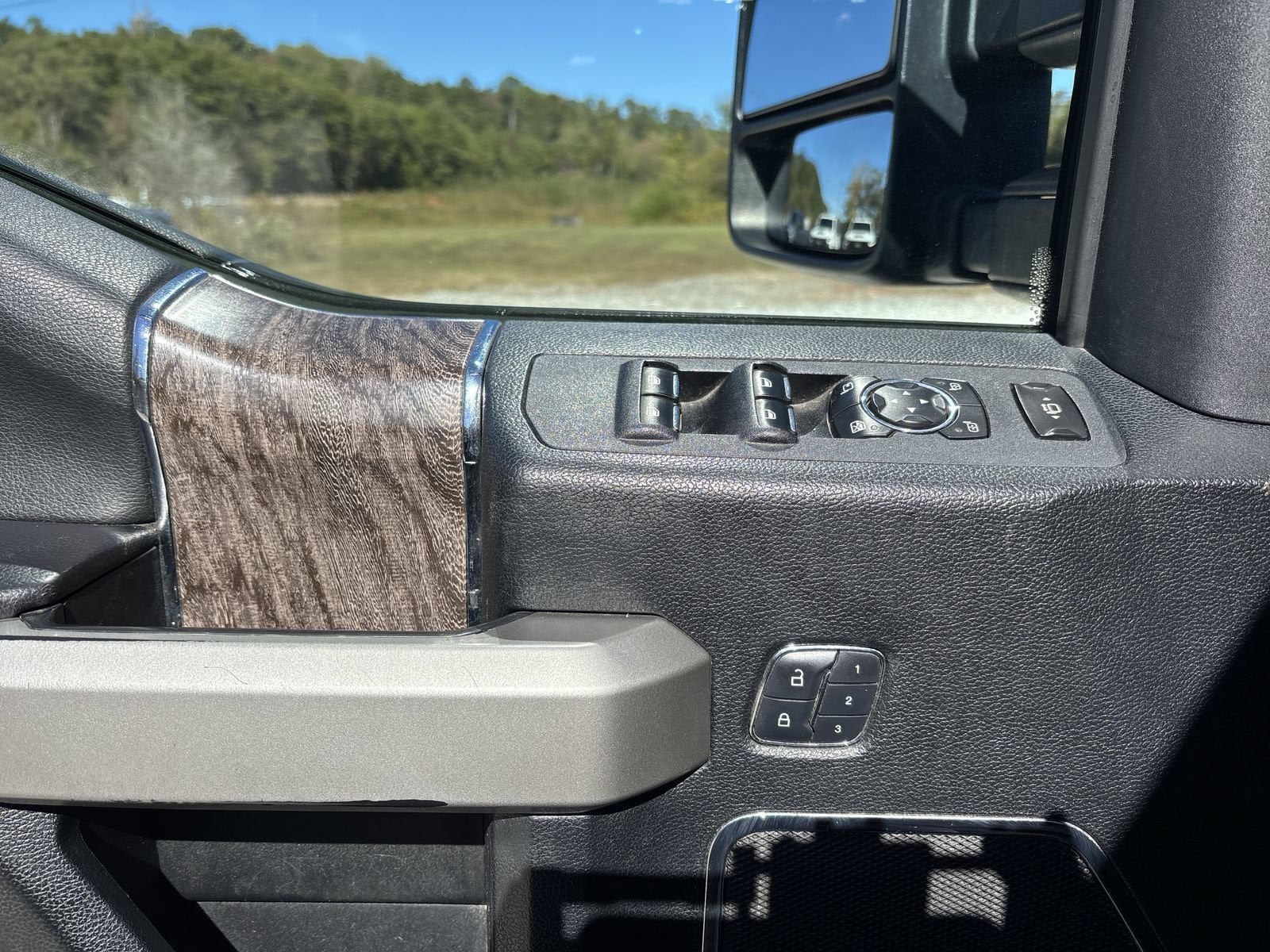 2017 Ford Super Duty F-350 DRW Lariat