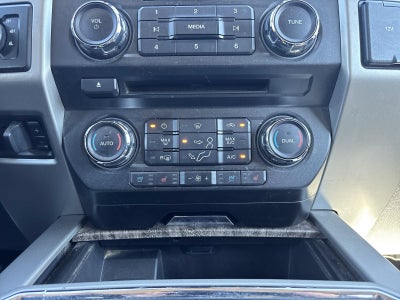 2017 Ford Super Duty F-350 DRW Lariat