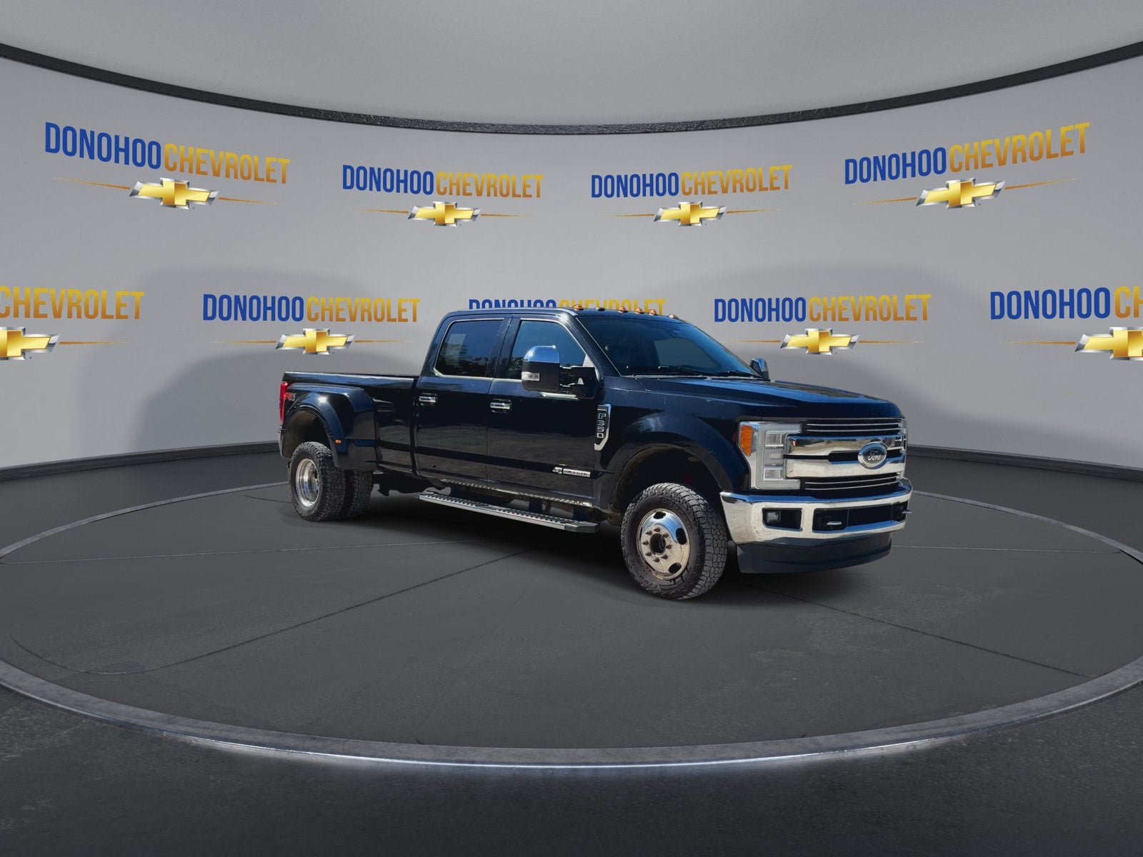 2017 Ford Super Duty F-350 DRW Lariat