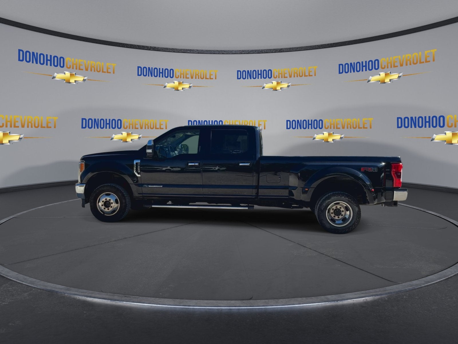 2017 Ford Super Duty F-350 DRW Lariat