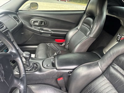 2000 Chevrolet Corvette Base