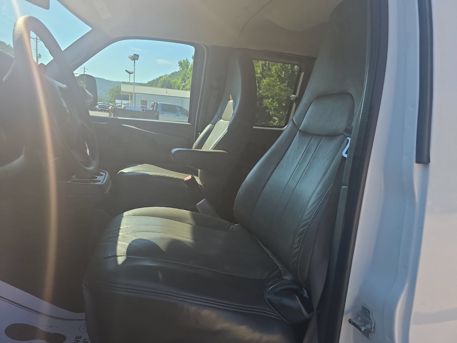 2013 Chevrolet Express Passenger 2500 LS