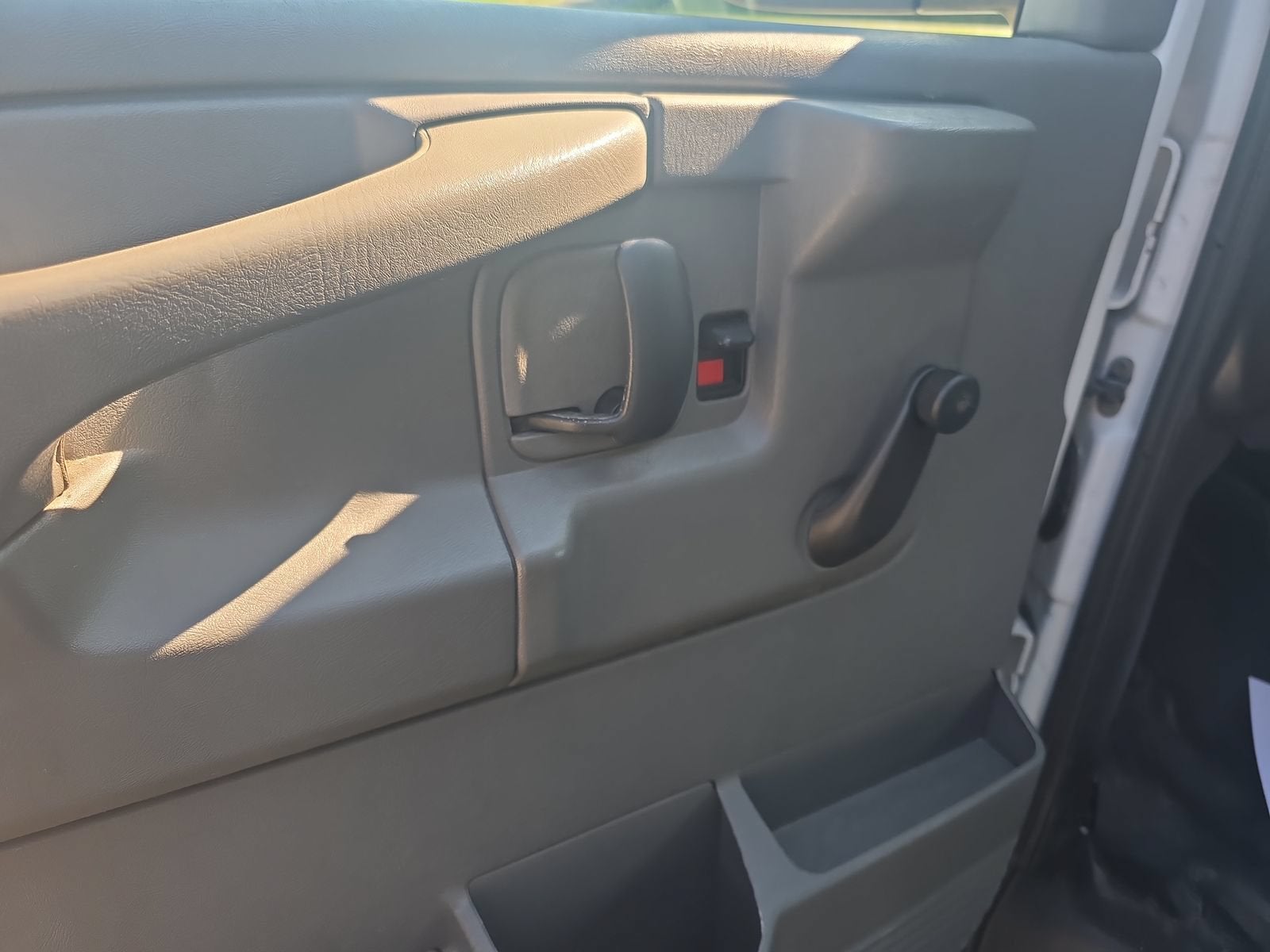 2013 Chevrolet Express Passenger 2500 LS