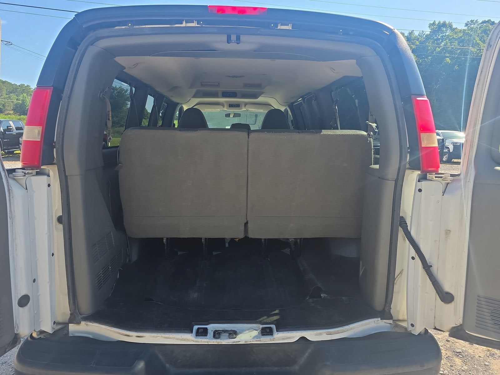 2013 Chevrolet Express Passenger 2500 LS