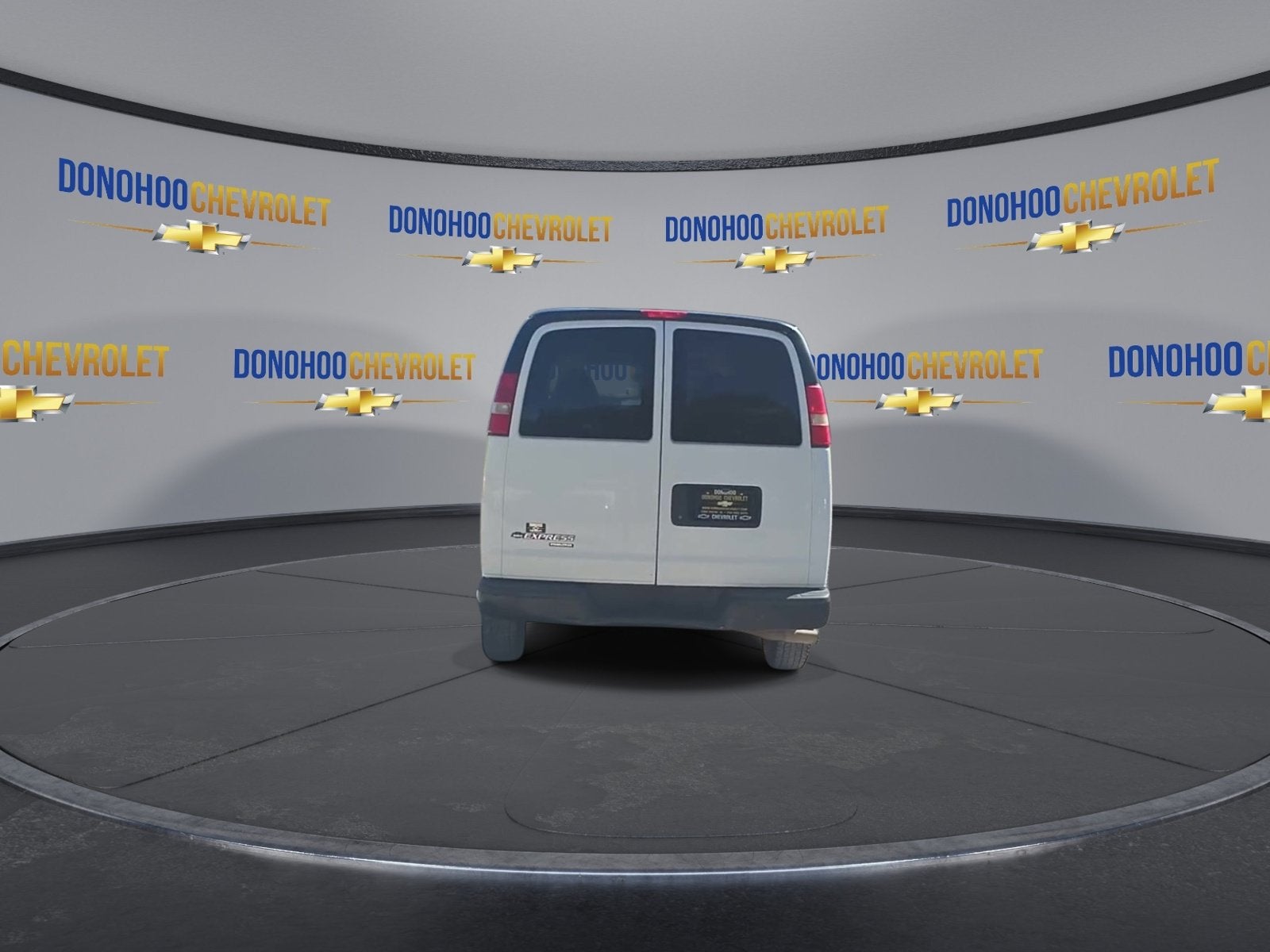 2013 Chevrolet Express Passenger 2500 LS