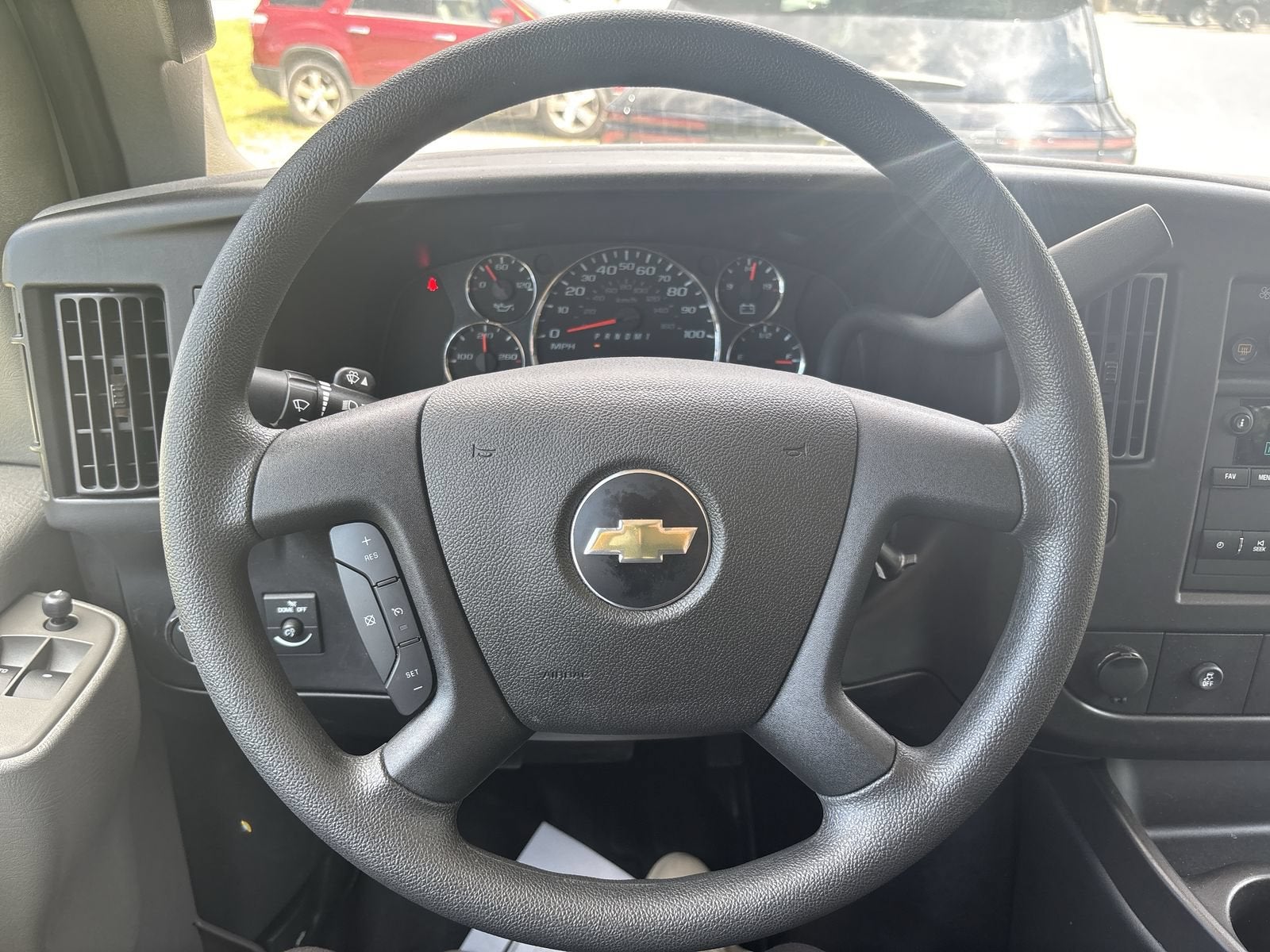 2024 Chevrolet Express Passenger 3500 1LS