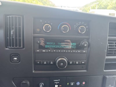 2024 Chevrolet Express Passenger 3500 1LS