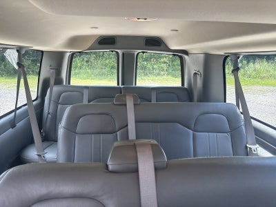 2024 Chevrolet Express Passenger 3500 1LS