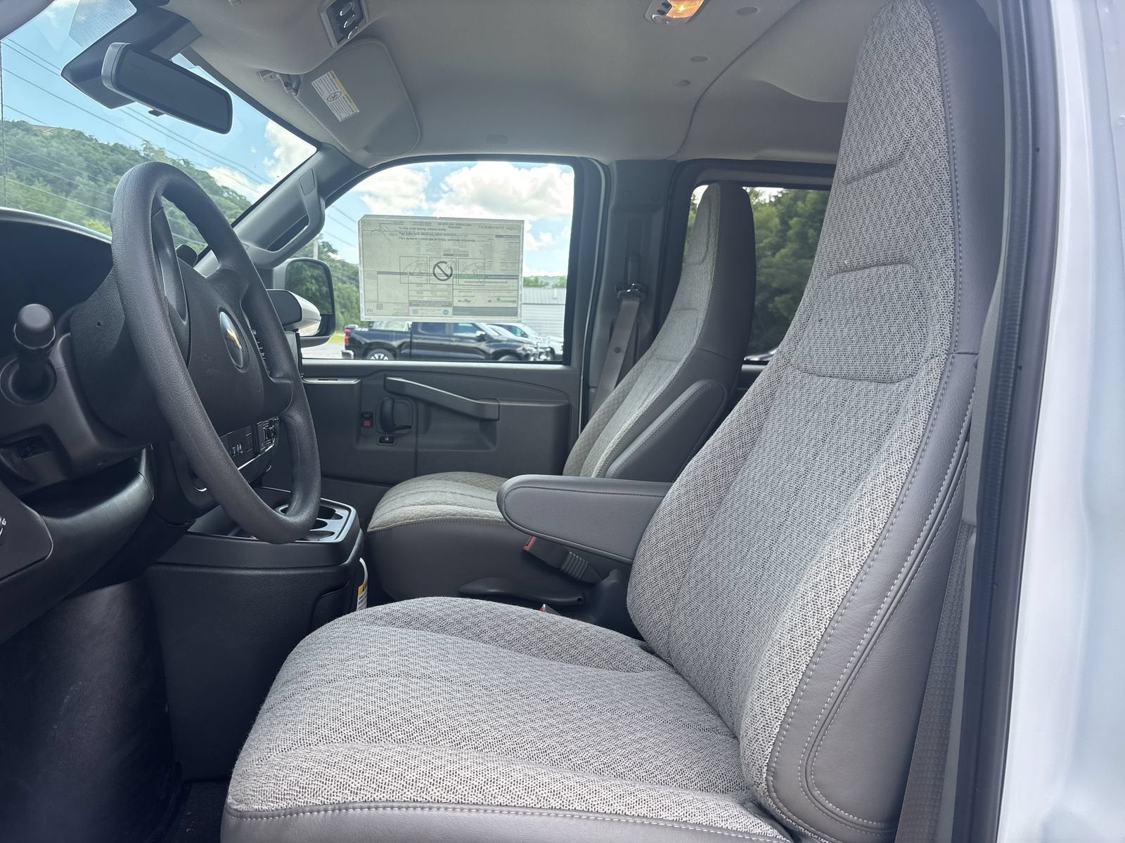 2026 Chevrolet Express Passenger 1LT