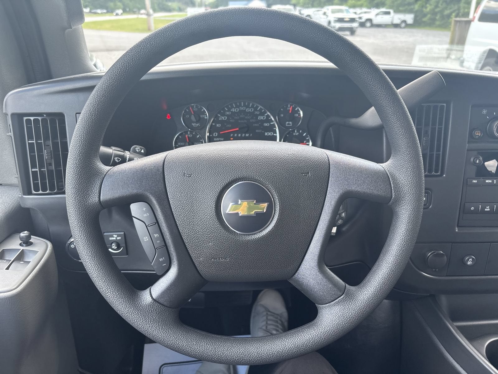 2026 Chevrolet Express Passenger 1LT