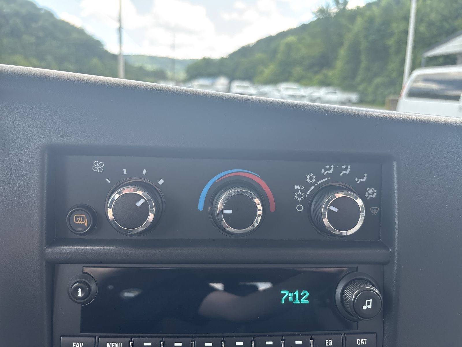 2026 Chevrolet Express Passenger 1LT
