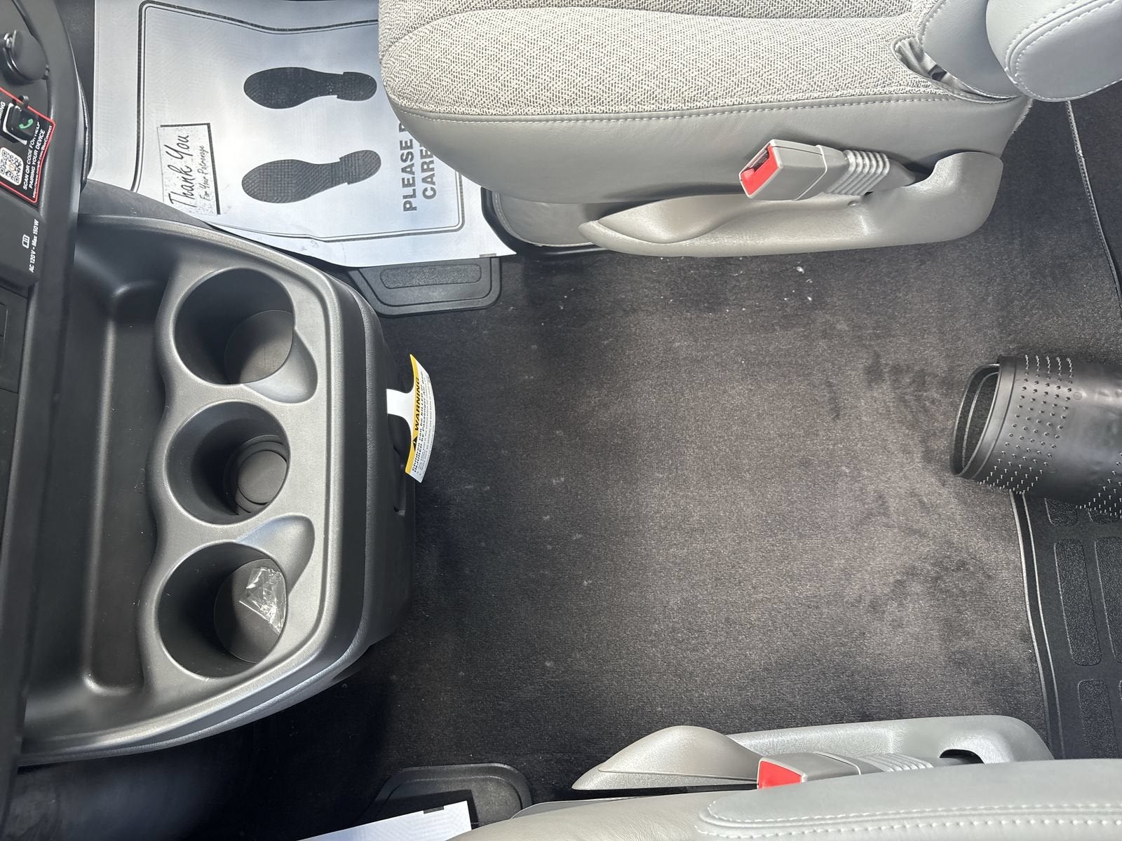 2026 Chevrolet Express Passenger 1LT