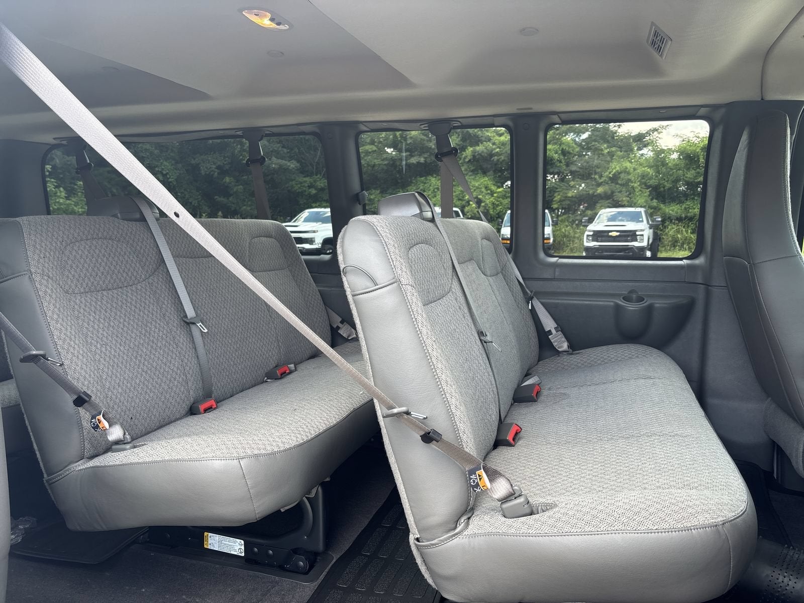 2026 Chevrolet Express Passenger 1LT