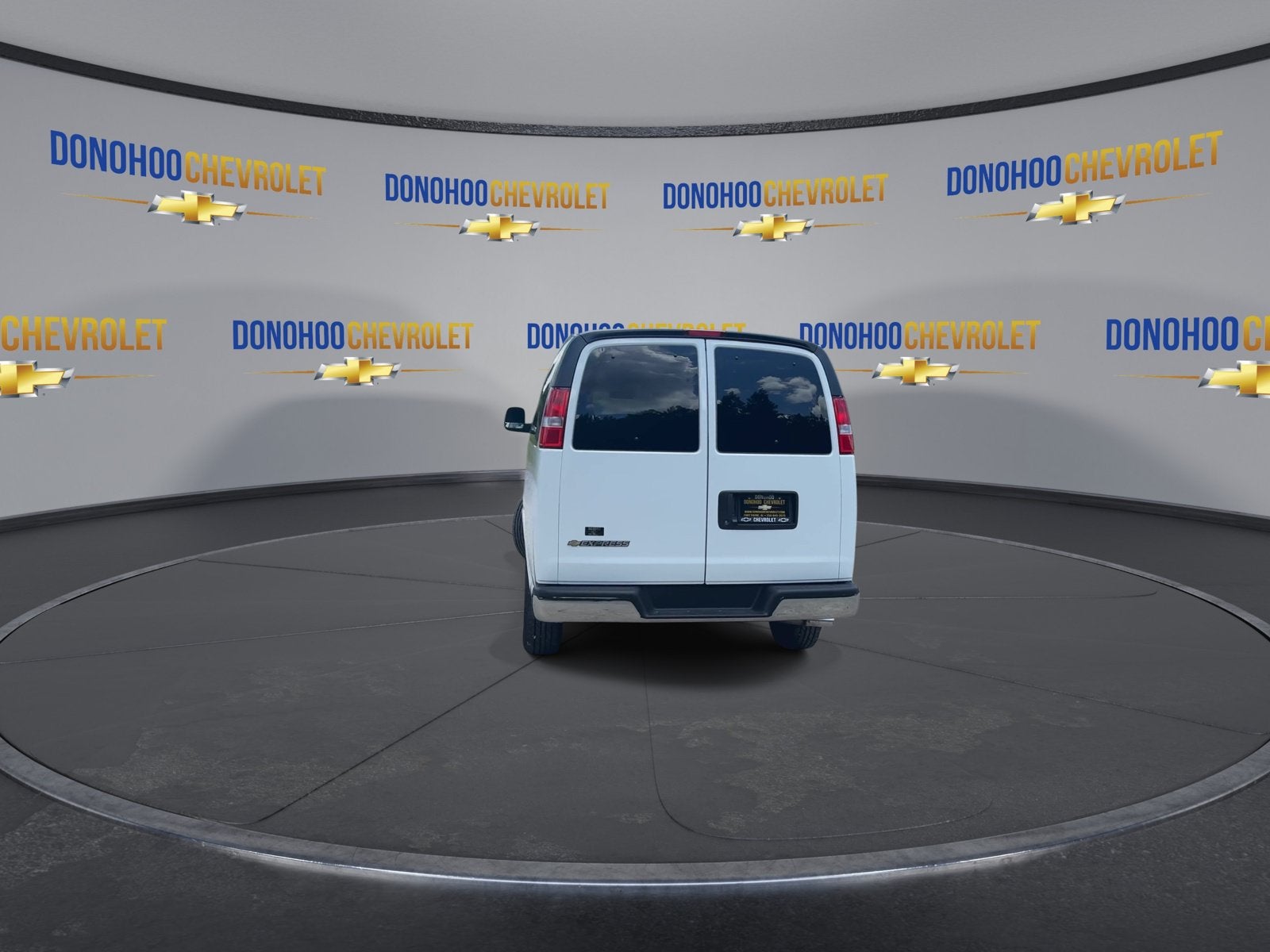 2026 Chevrolet Express Passenger 1LT