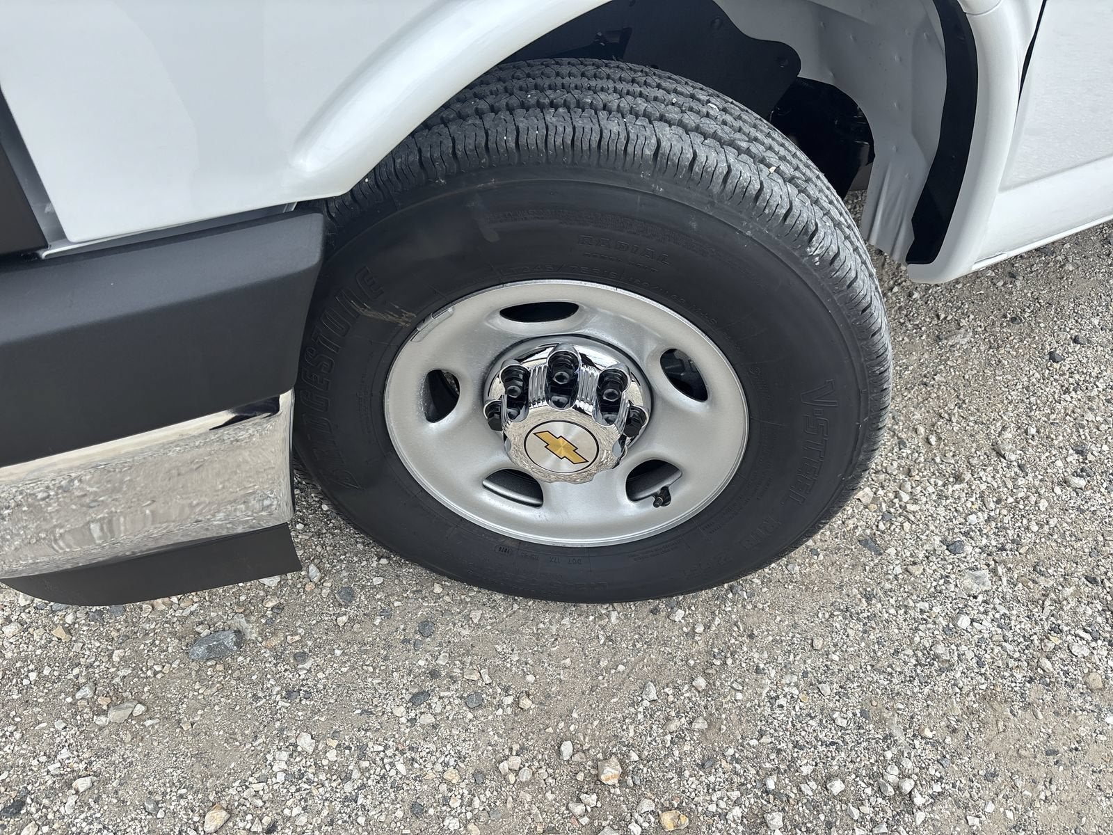 2026 Chevrolet Express Passenger 1LT