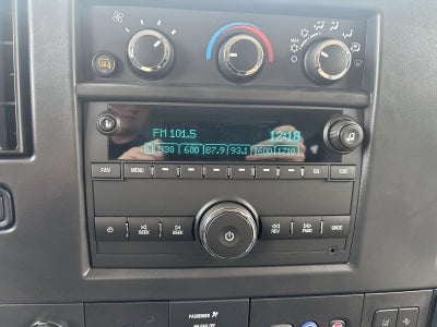 2026 Chevrolet Express Passenger 1LT