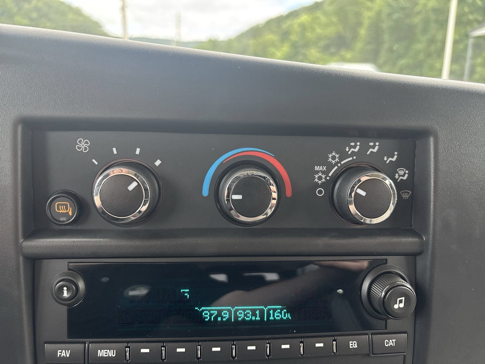 2026 Chevrolet Express Passenger 1LT