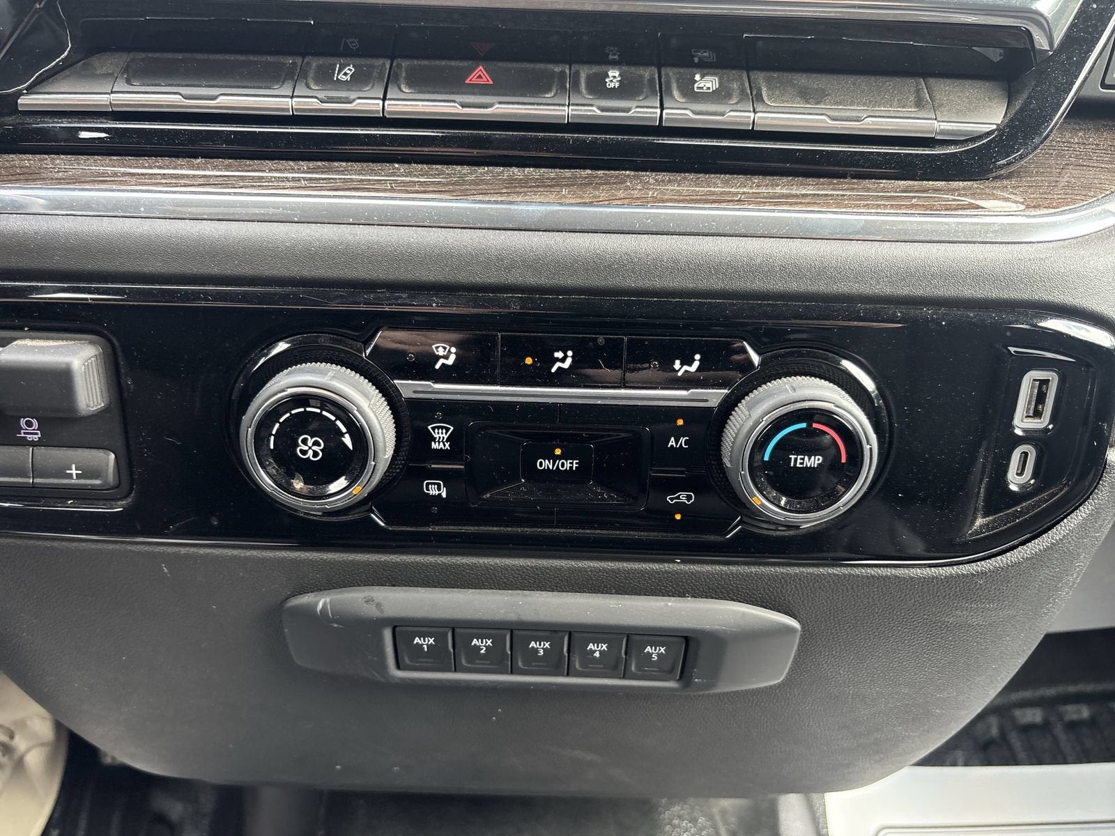 2024 Chevrolet Silverado 3500 HD Chassis Cab LT