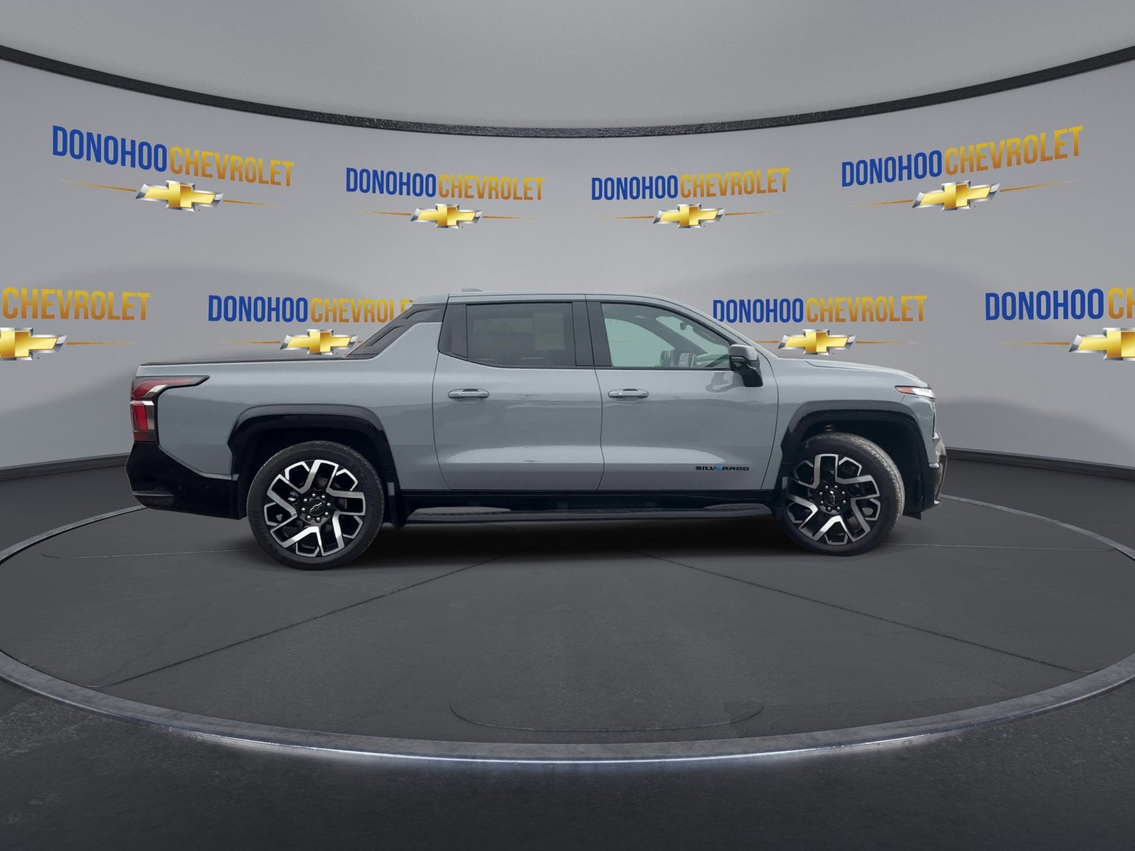 2025 Chevrolet Silverado EV RST - Max Range