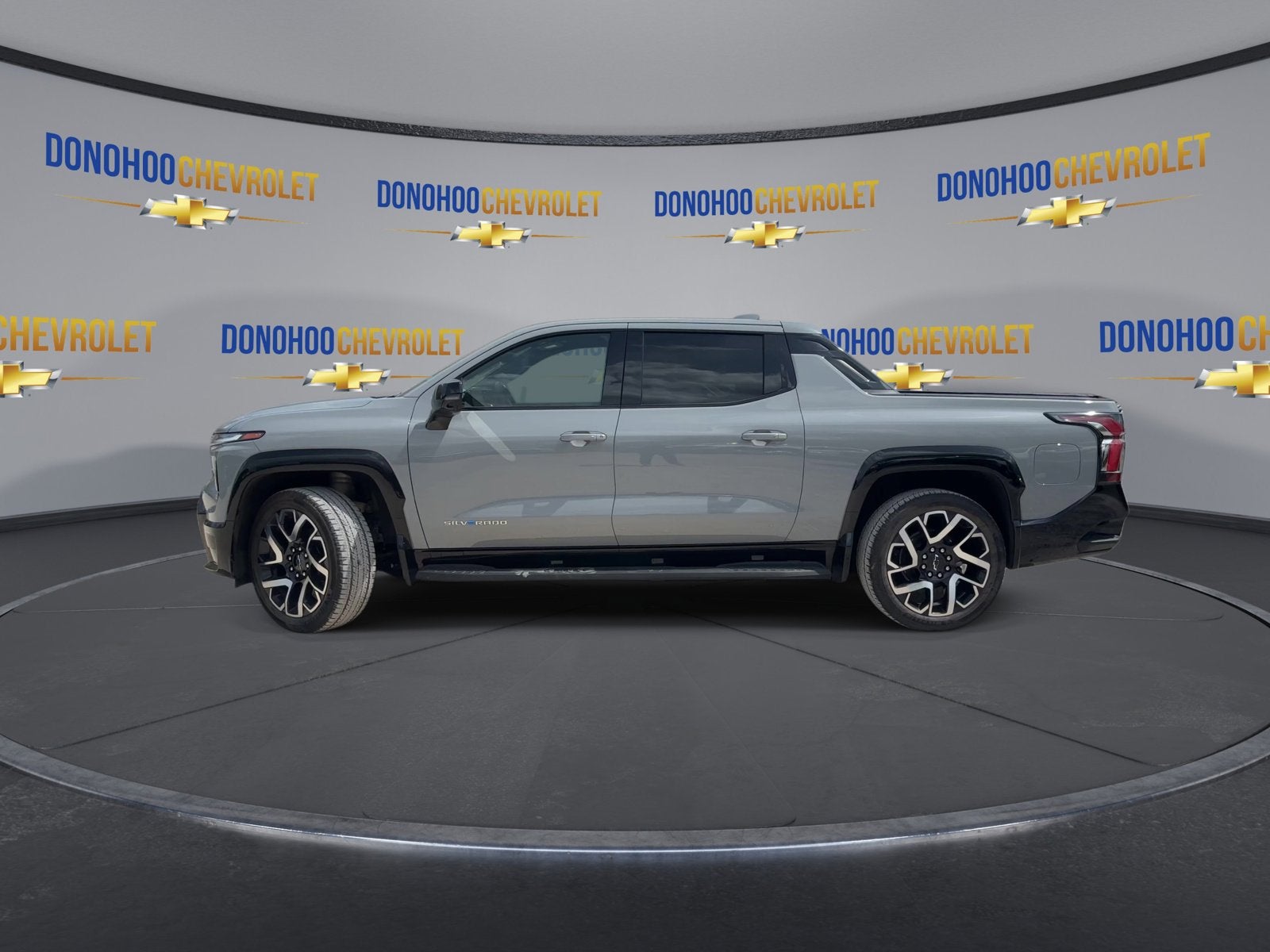 2025 Chevrolet Silverado EV RST - Max Range