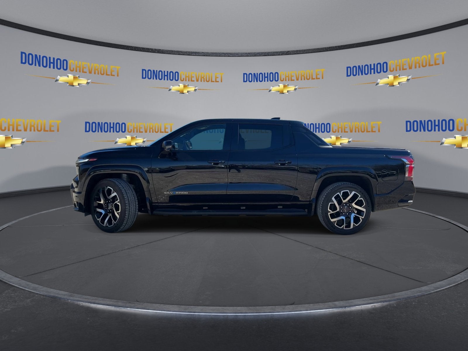 2024 Chevrolet Silverado EV RST