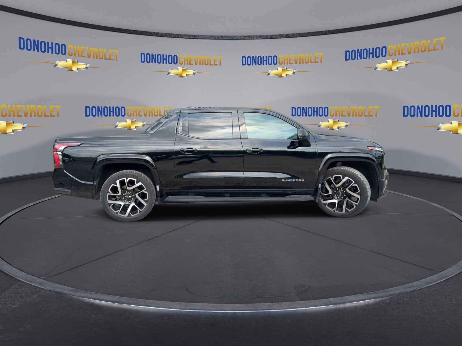 2024 Chevrolet Silverado EV RST