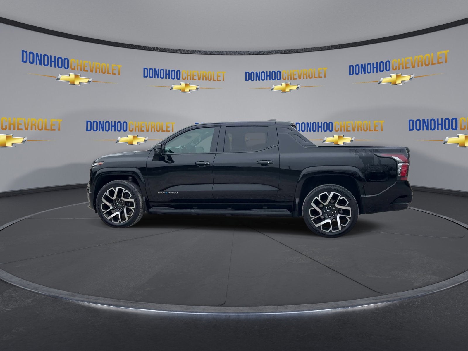 2024 Chevrolet Silverado EV RST