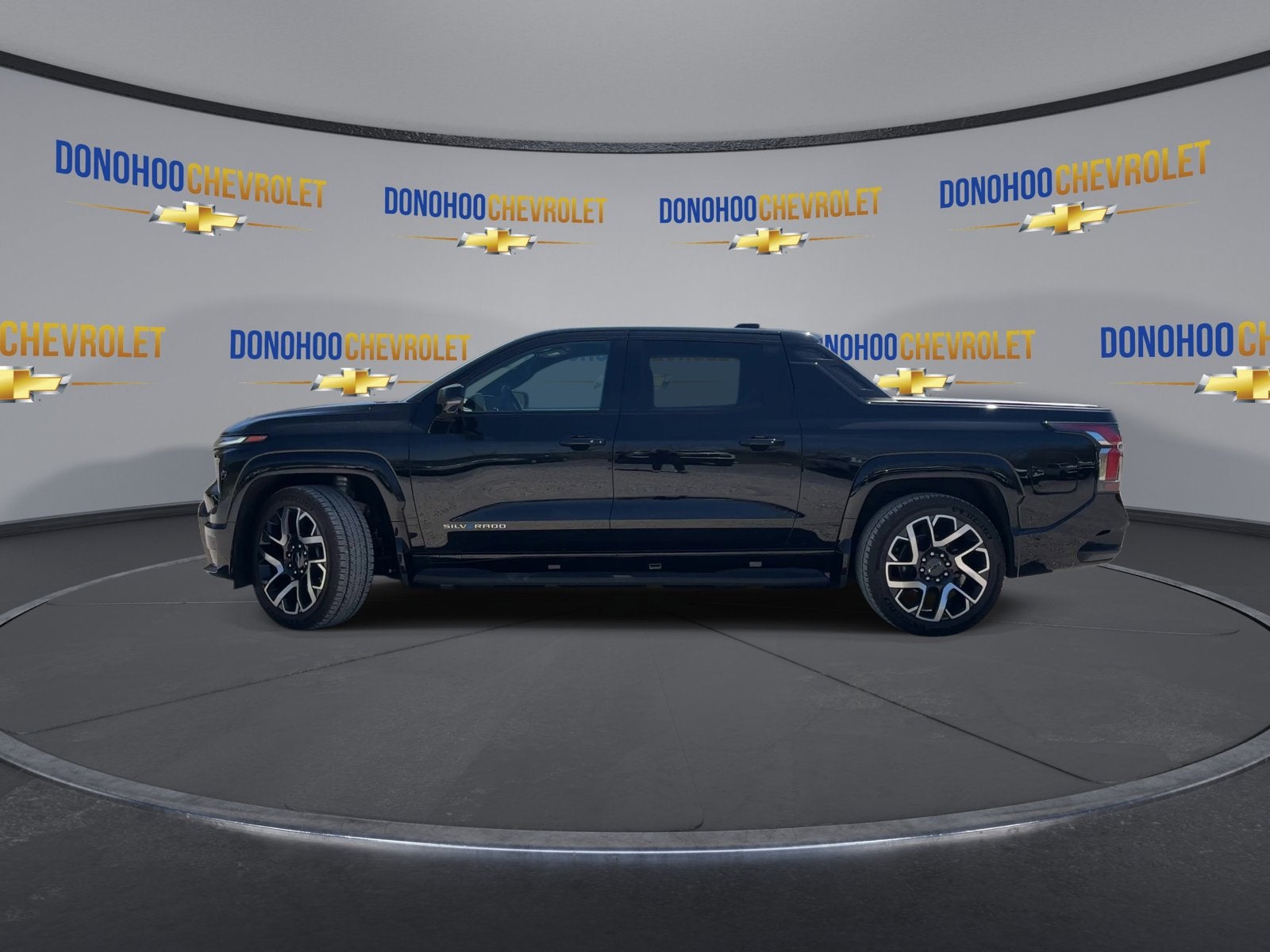 2024 Chevrolet Silverado EV RST