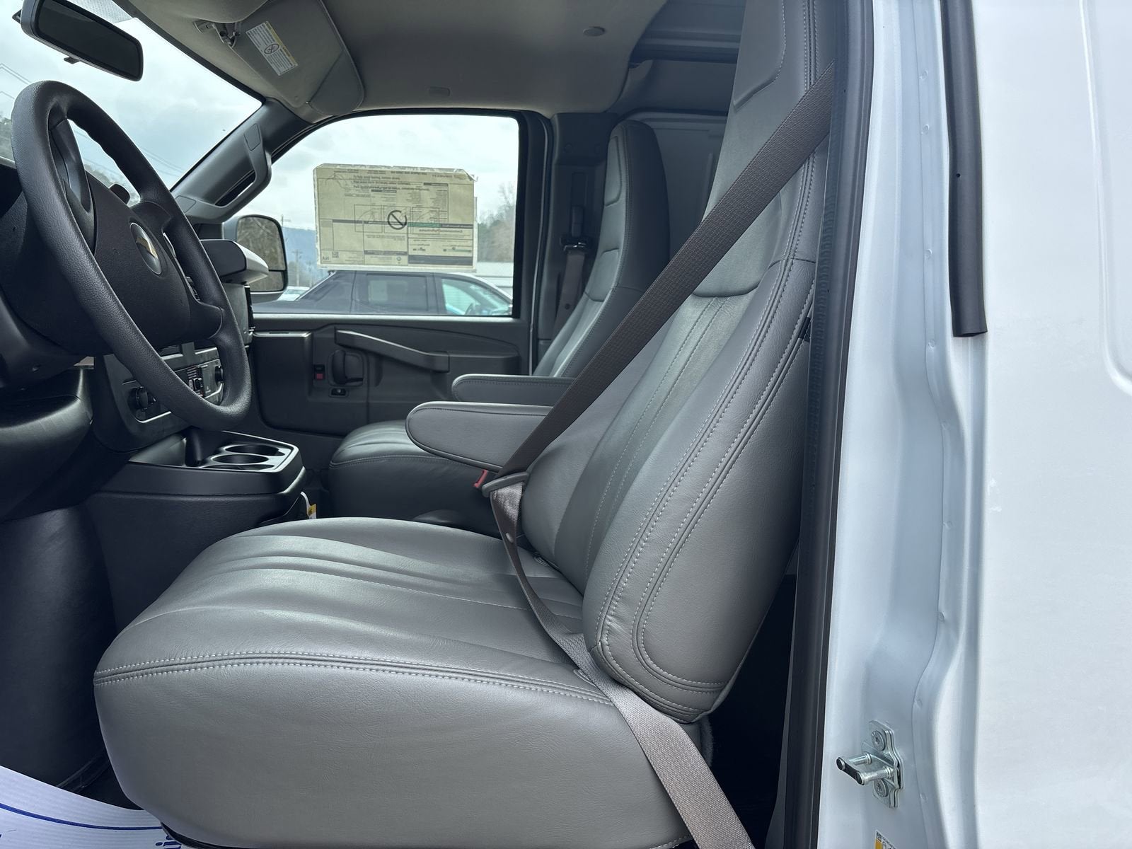 2025 Chevrolet Express Cargo 2500 WT