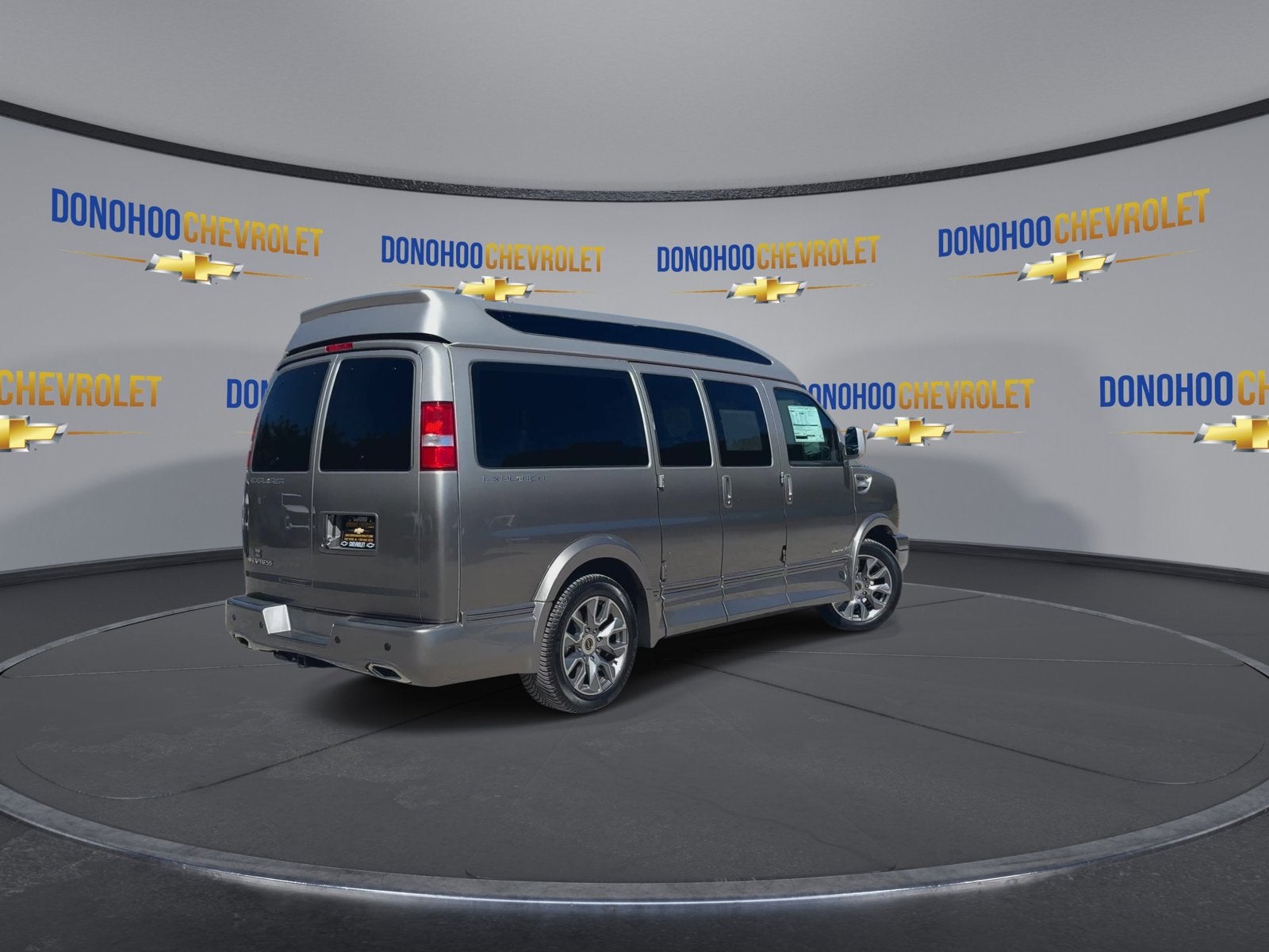 2025 Chevrolet Express Cargo 2500 WT
