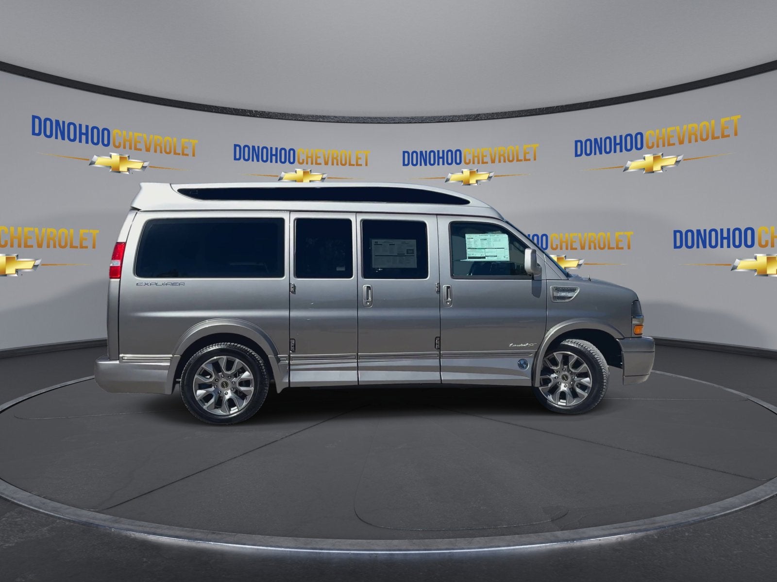 2025 Chevrolet Express Cargo 2500 WT