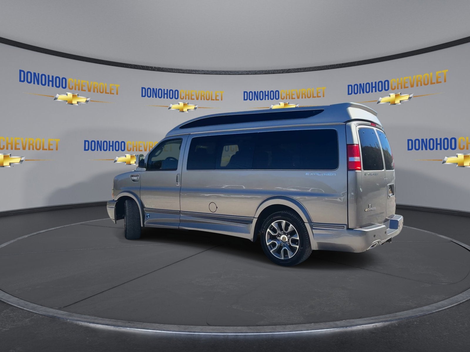 2025 Chevrolet Express Cargo 2500 WT