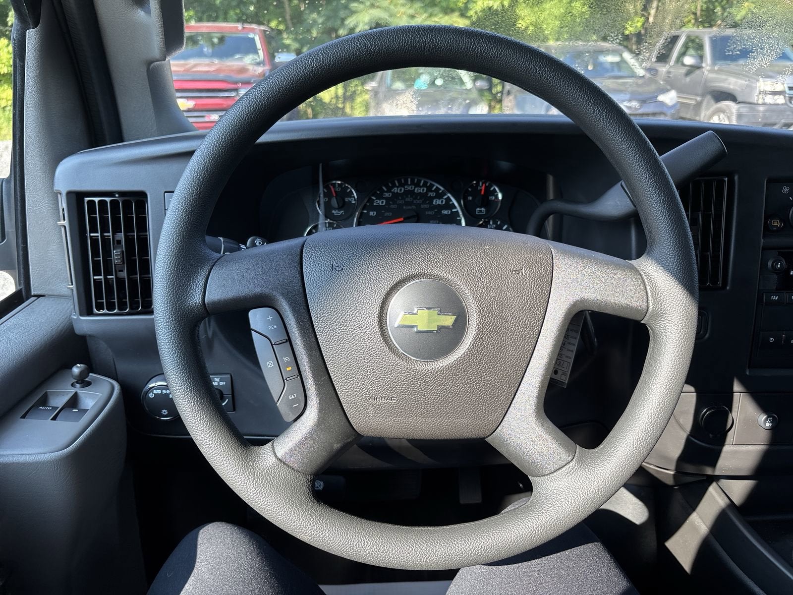 2025 Chevrolet Express Cargo 2500 WT