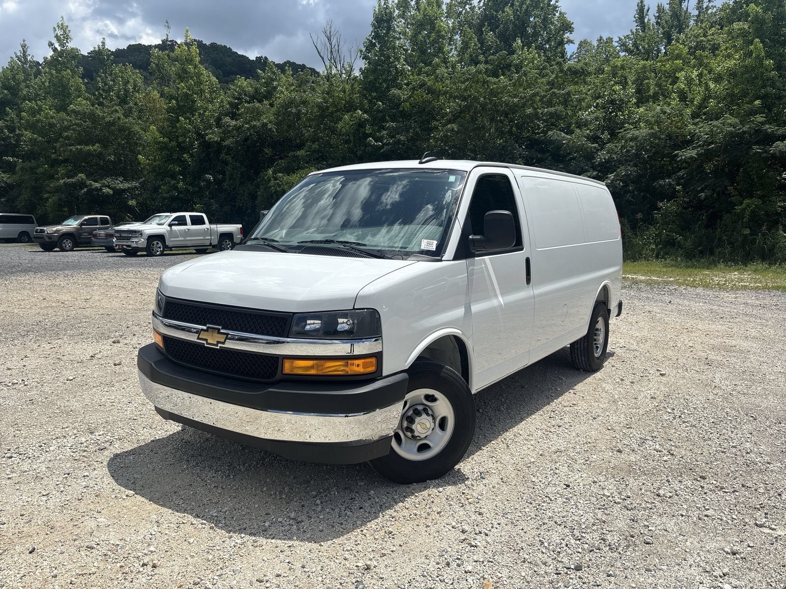 2025 Chevrolet Express Cargo WT