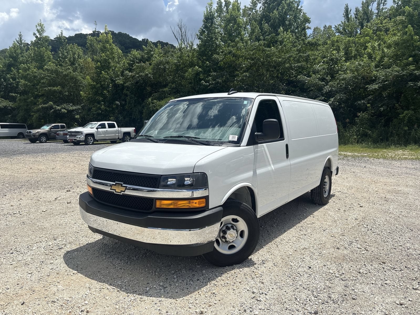 2025 Chevrolet Express Cargo WT