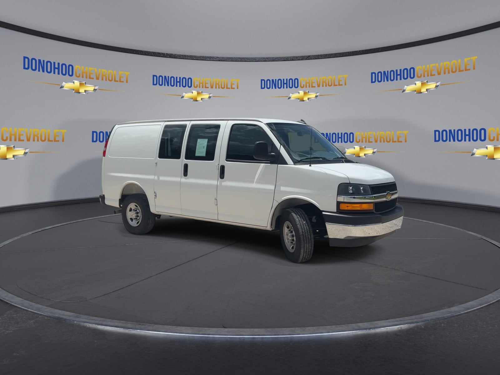 2025 Chevrolet Express Cargo WT