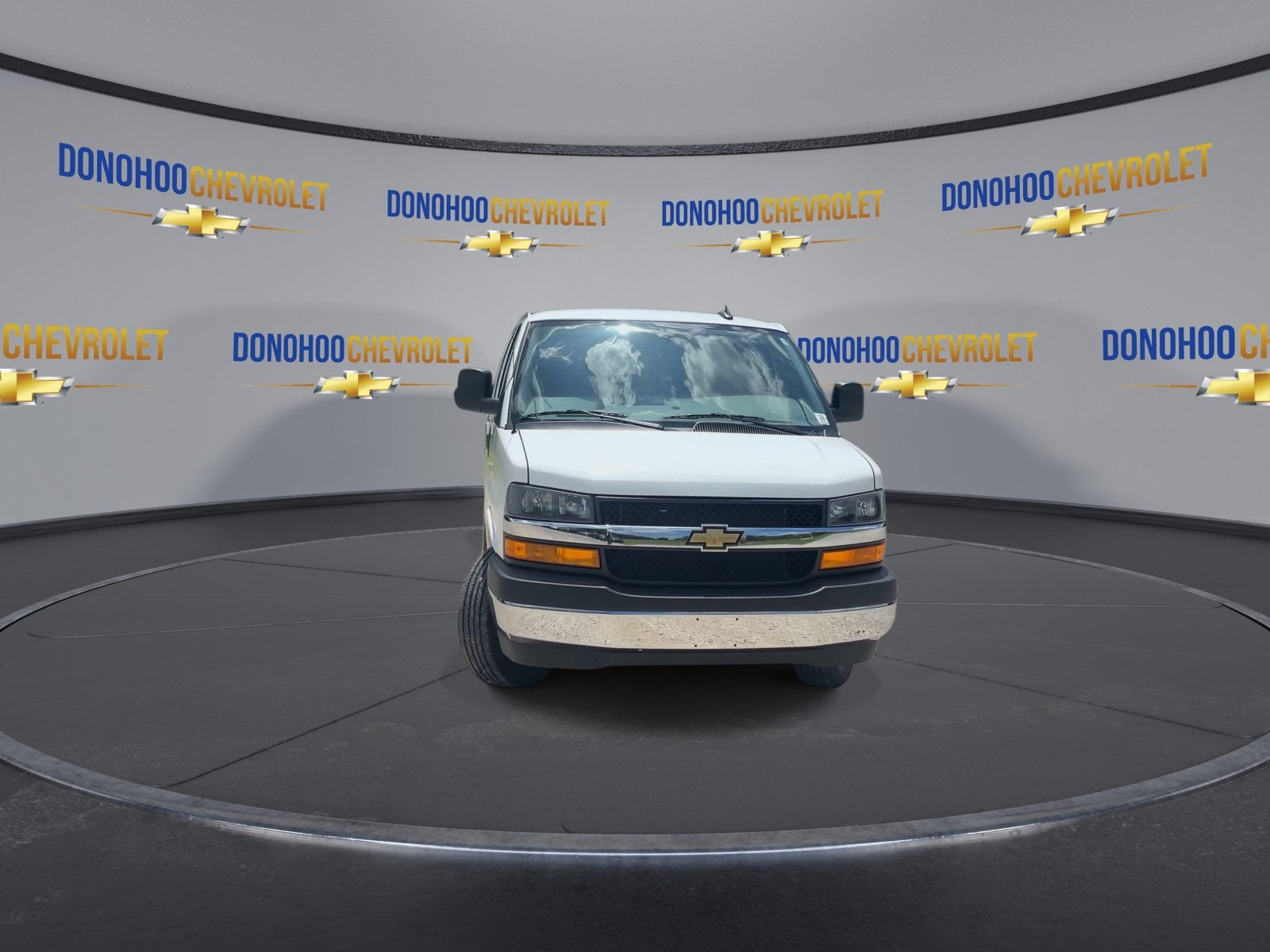 2025 Chevrolet Express Cargo WT