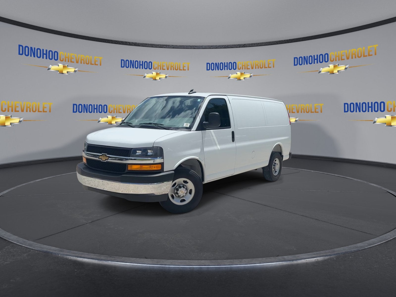 2025 Chevrolet Express Cargo WT