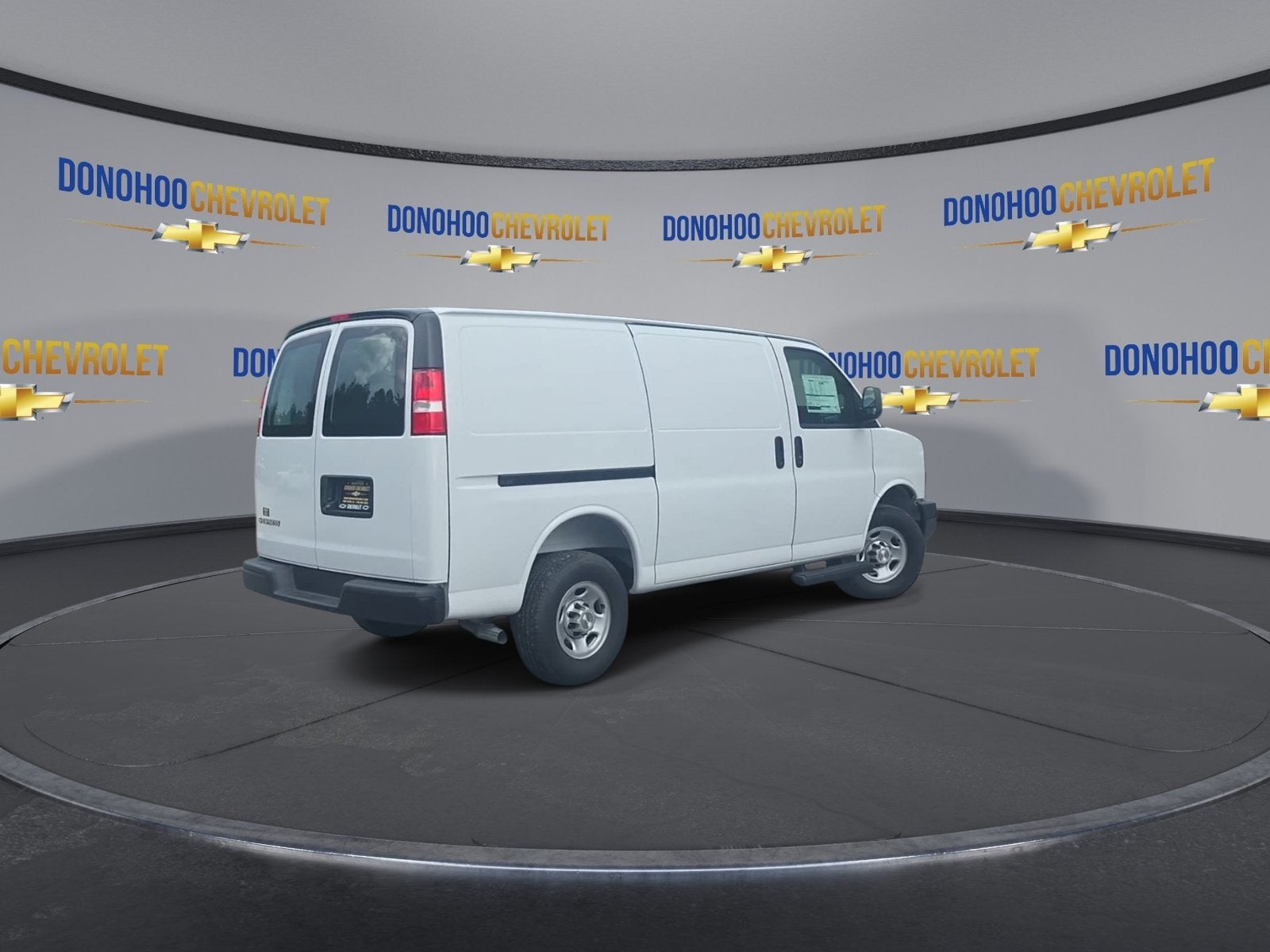 2025 Chevrolet Express Cargo WT