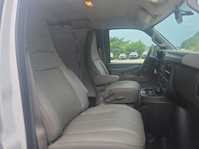 2025 Chevrolet Express Cargo WT