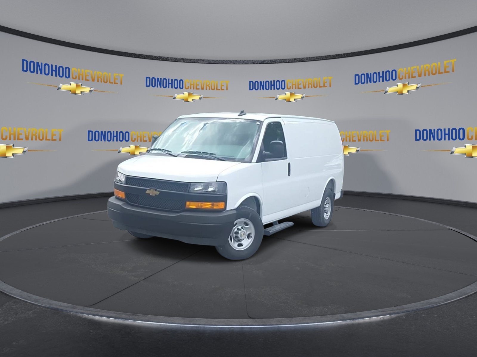2025 Chevrolet Express Cargo WT