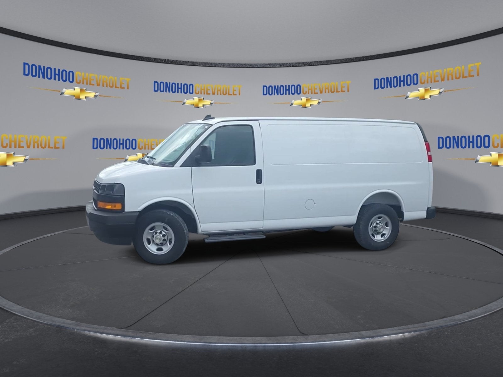 2025 Chevrolet Express Cargo WT