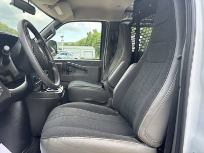 2025 Chevrolet Express Cargo WT