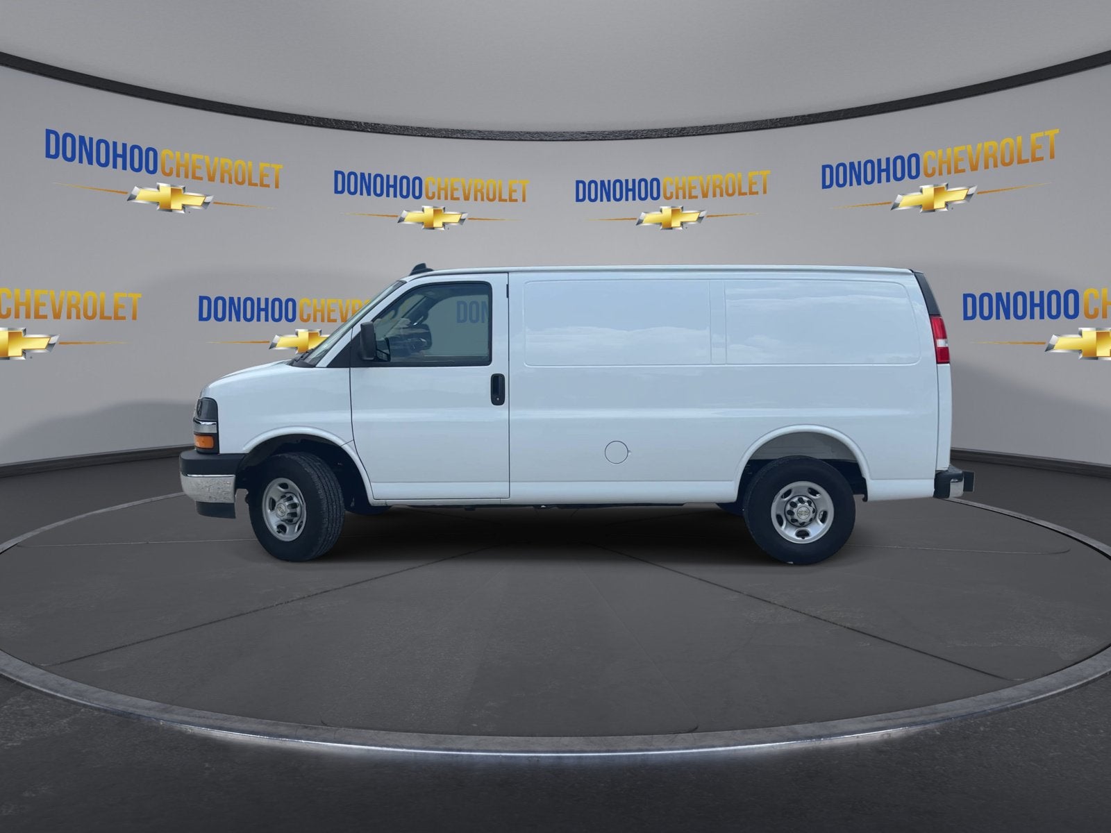 2025 Chevrolet Express Cargo WT