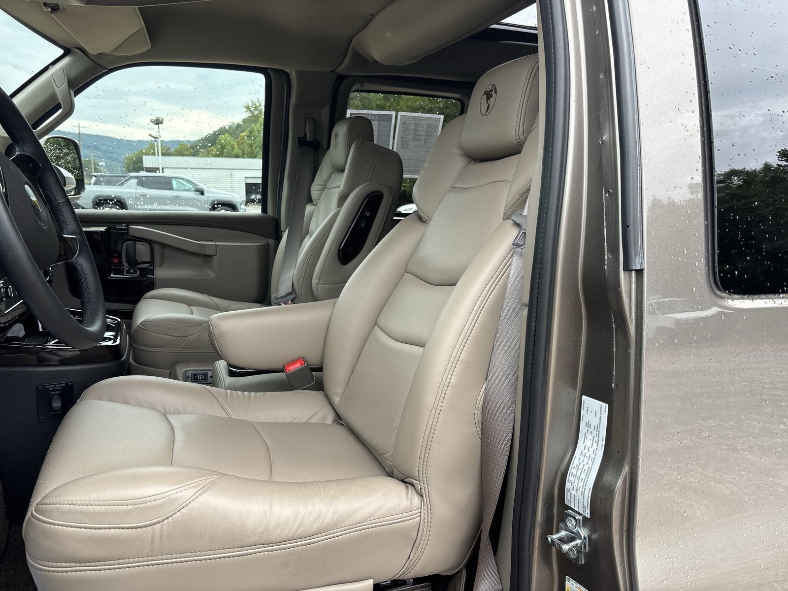 2025 Chevrolet Express Cargo 2500 WT