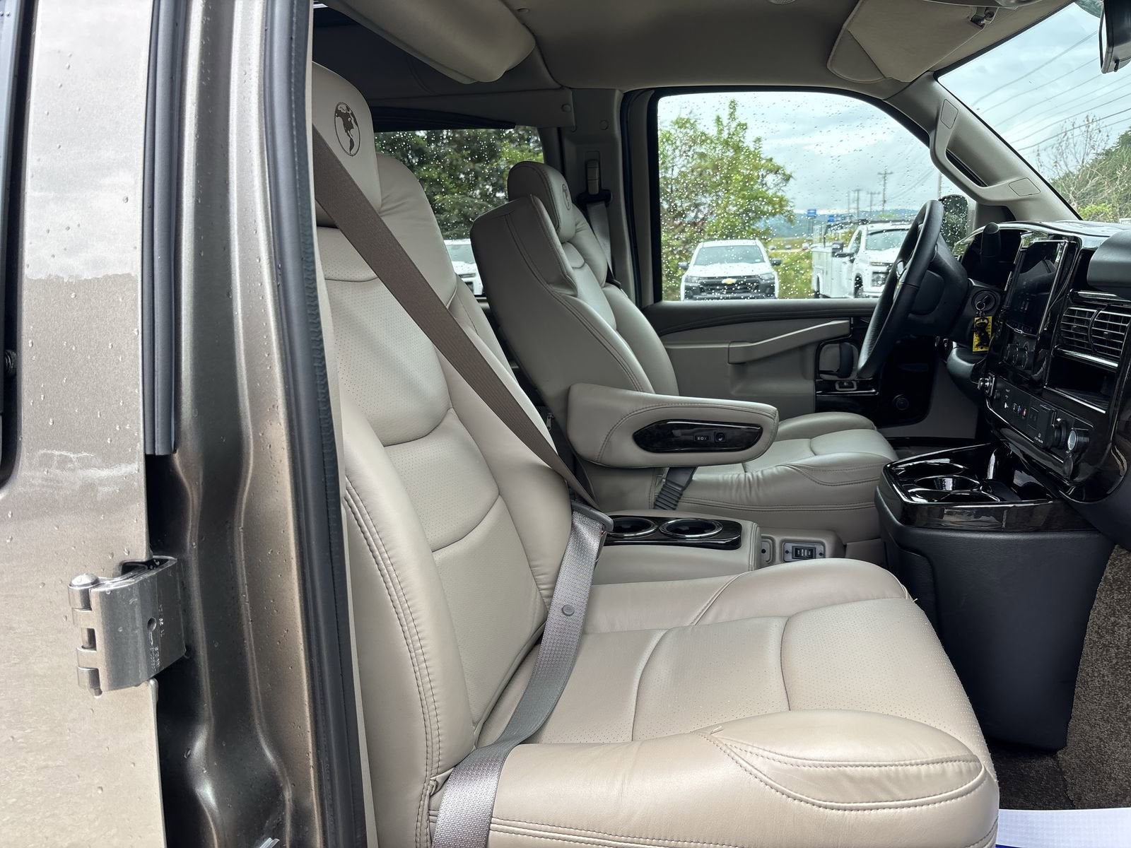 2025 Chevrolet Express Cargo 2500 WT