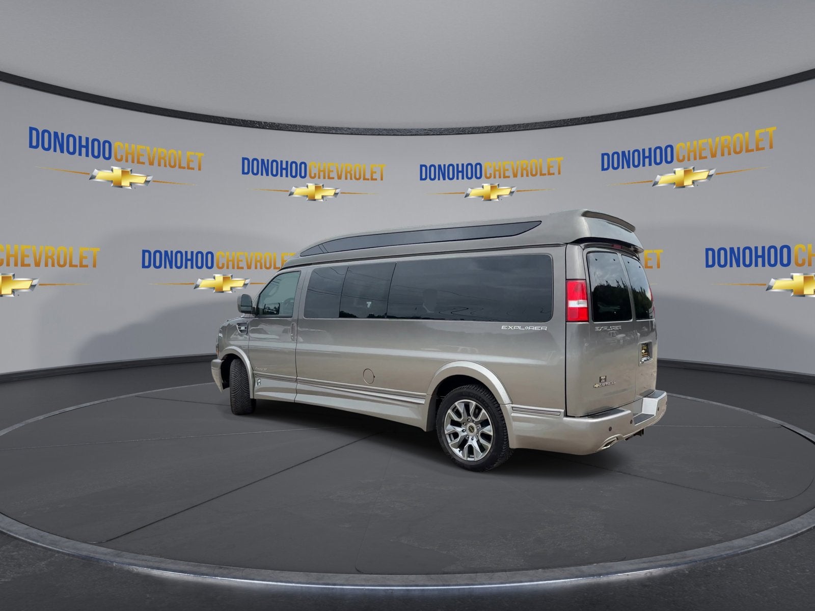 2025 Chevrolet Express Cargo 2500 WT